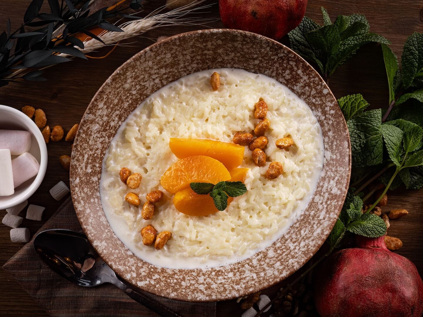 Каша рисовая с абрикосом и орехами